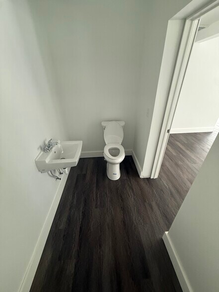 More Photos Of 2521 Reinhardt College Pky, Canton Office For Sale