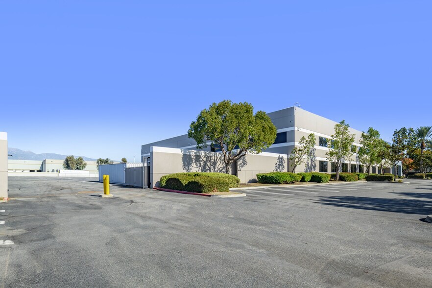 More Photos Of 1260 S Dupont Ave, Ontario Warehouse For Sale
