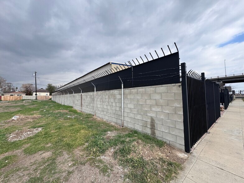 More Photos Of 814 Jackson St, Bakersfield Warehouse For Lease
