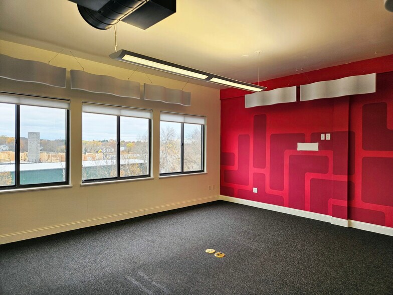 More Photos Of 501 Islington St, Portsmouth Office For Lease