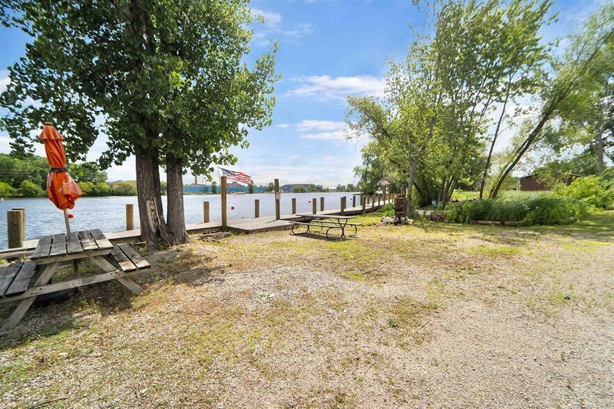 More Photos Of 1000 Bauman St, Oshkosh Marina For Sale