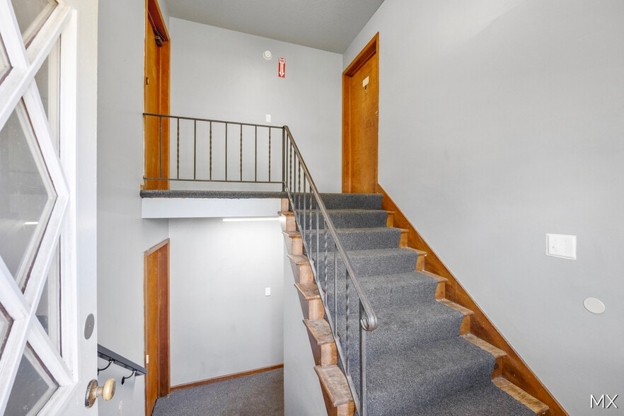 More Photos Of 1860 Prairie Pky SW, Wyoming Apartments For Sale