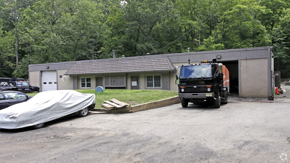 Primary Photo Of 457 Paterson Hamburg Tpke, West Milford Contractor Storage Yard For Lease