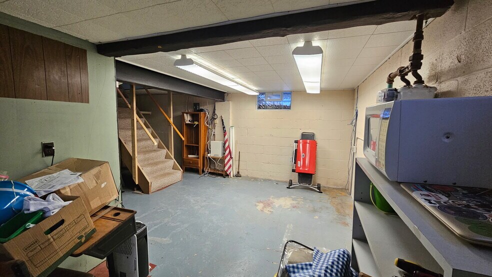 More Photos Of 2055 S Main St, Akron Office For Lease