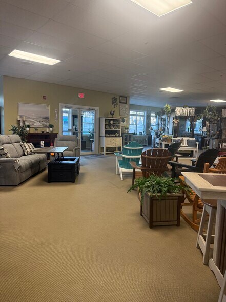 More Photos Of 411 Rt-108, Somersworth Freestanding For Sale