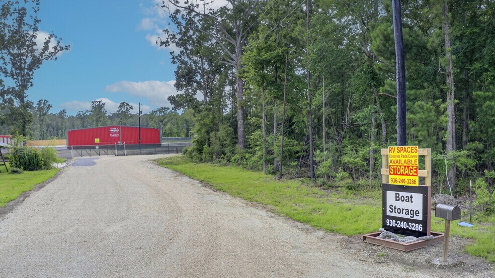 More Photos Of 277 Moses St, Zavalla Self Storage For Sale