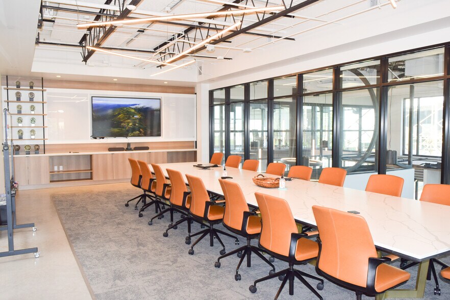 More Photos Of 600 N Shepherd Dr, Houston Office For Lease