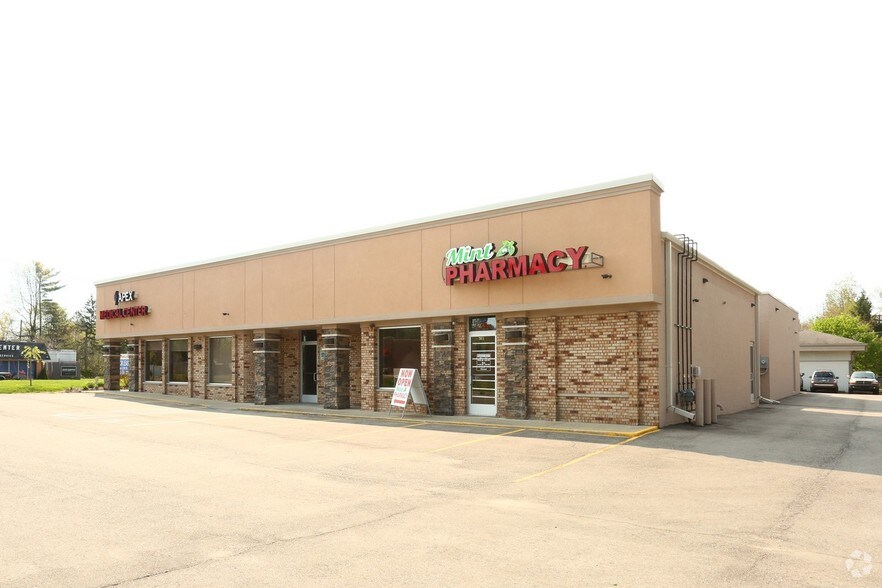 More Photos Of 2066-2118 S Wayne Rd, Westland Medical For Lease