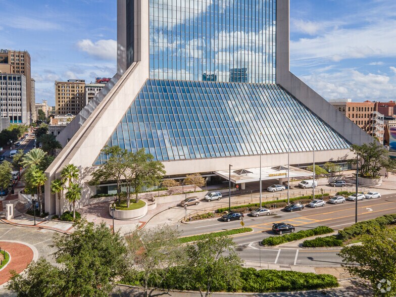 More Photos Of 1 Independent Dr, Jacksonville Office For Lease