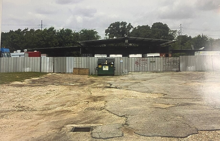 More Photos Of 813 Autumnwood Dr, Houston Land For Sale