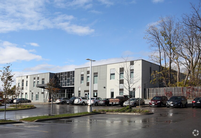 Primary Photo Of 215 Fanshawe Park Rd W, London Office For Sale