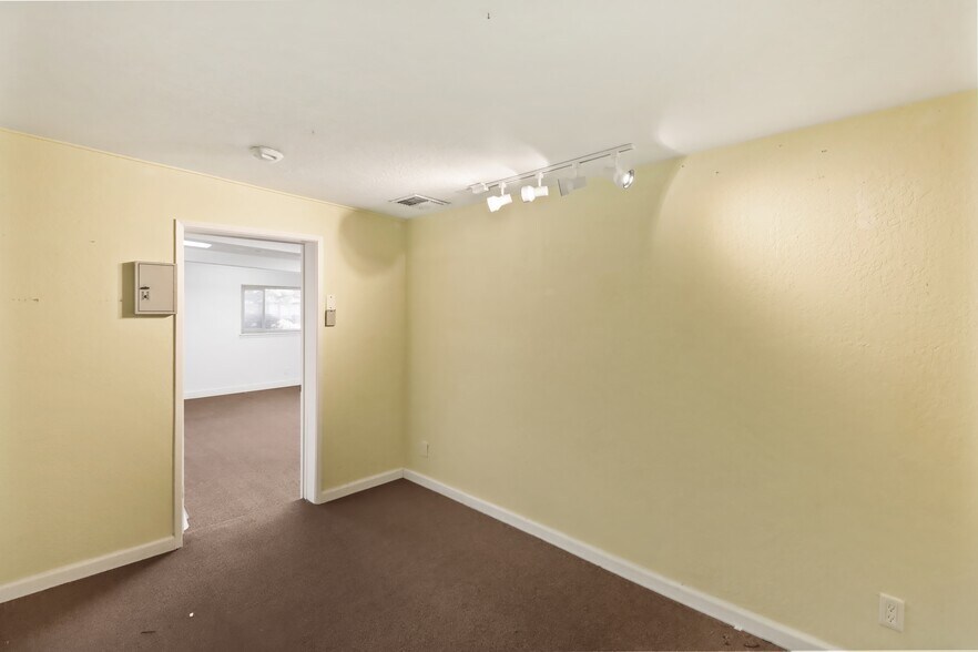 More Photos Of 4731 El Camino Ave, Carmichael Office For Sale