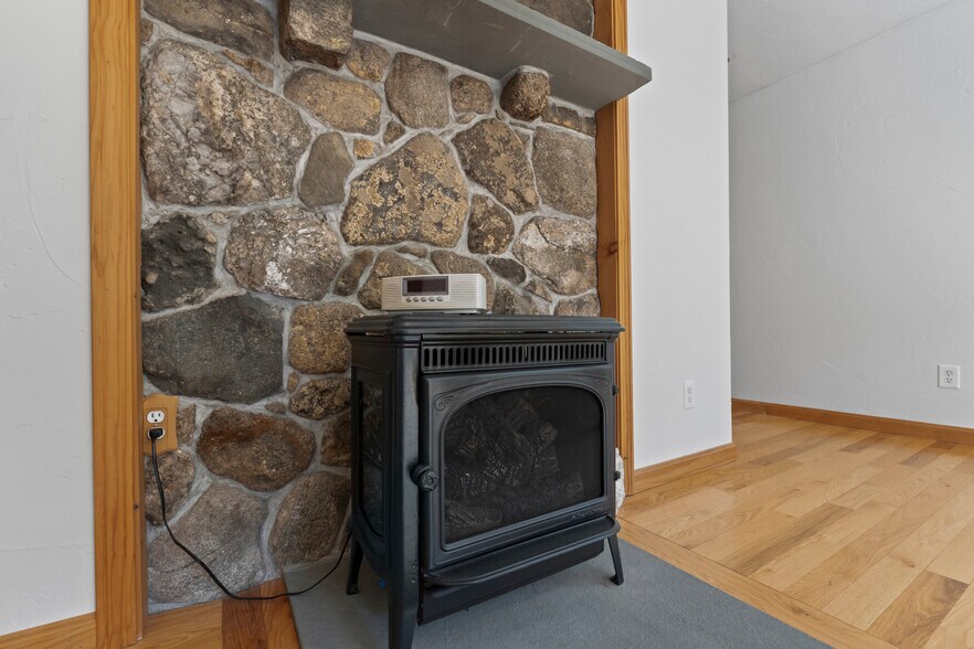 More Photos Of 41 Hobbs Rd, West Newfield Specialty For Sale