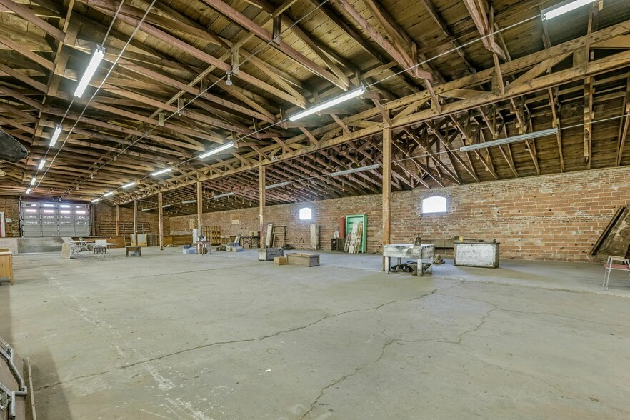 More Photos Of 904 S Grant St, Amarillo Distribution For Lease