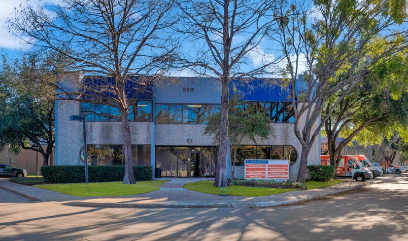 More Photos Of 8422-8428 Sterling St, Irving Unknown For Lease