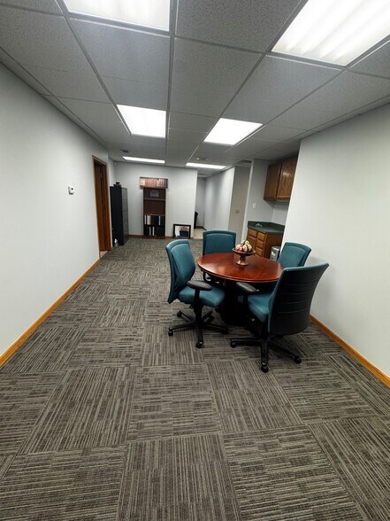 More Photos Of 10834 Old Mill Rd, Omaha Office For Lease