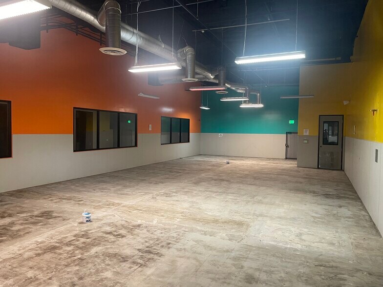 More Photos Of 9300-9310 Corbin Ave, Northridge Warehouse For Lease