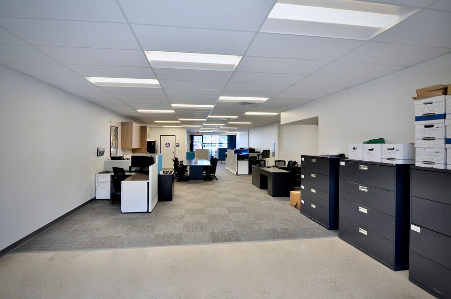 More Photos Of 9520 Padgett St, San Diego Light Manufacturing For Lease