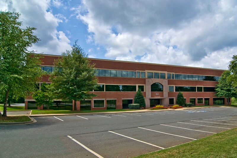 More Photos Of 301 McCullough Dr, Charlotte Unknown For Lease