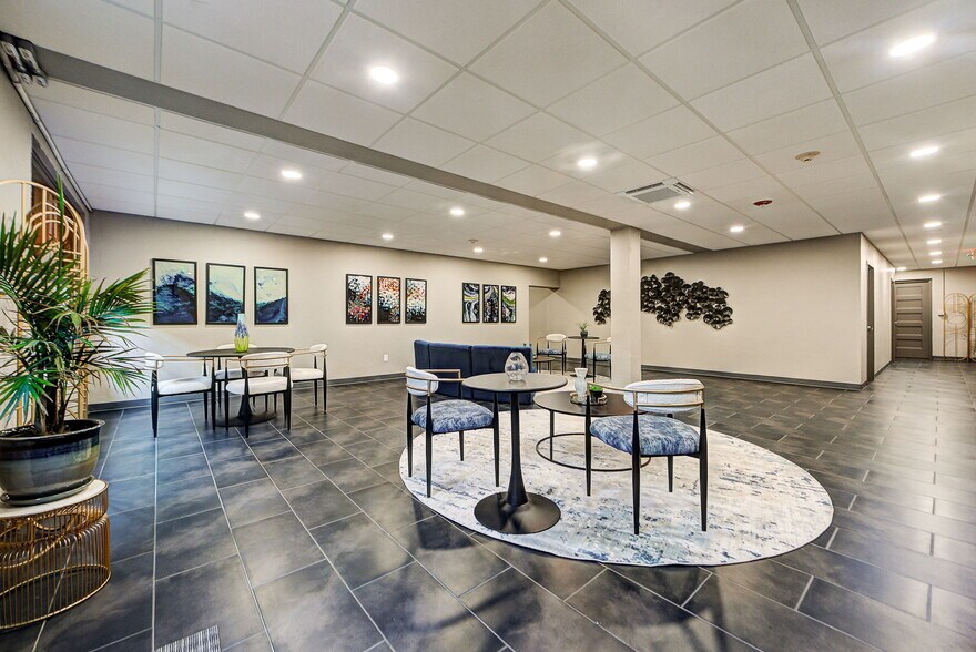 More Photos Of 207 E Gray St, Norman Loft Creative Space For Lease