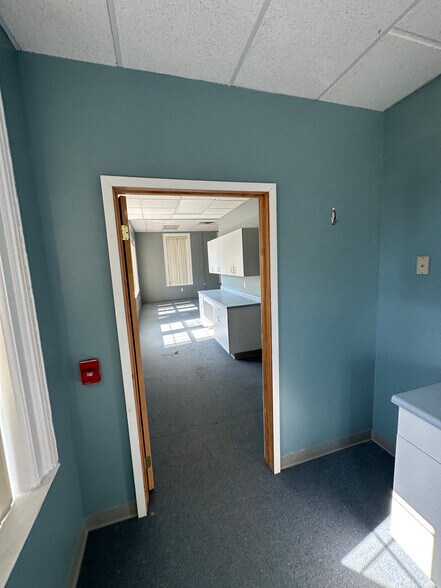 More Photos Of 314 Park St, Fulton Office For Sale