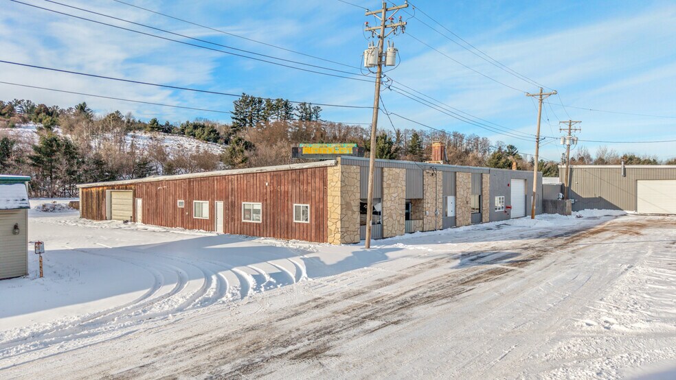 More Photos Of 106 E Smith St, Iron Mountain Distribution For Sale