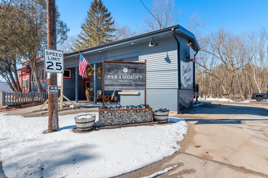 More Photos Of 1774 Riverside Dr, Suamico Freestanding For Lease