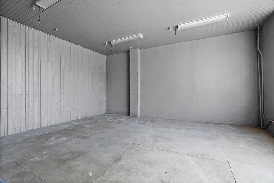 More Photos Of 3909-3917 E Anaheim St, Long Beach Storefront For Lease