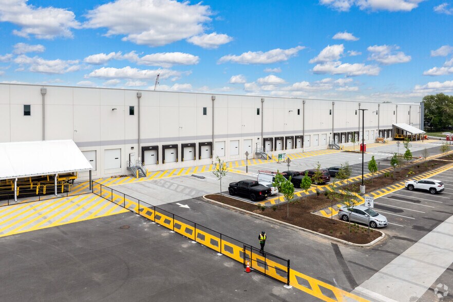 More Photos Of 7101 Milnor St, Philadelphia Distribution For Lease