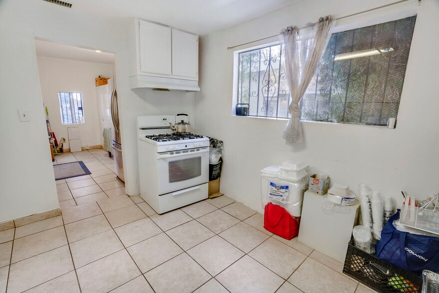 More Photos Of 3709 Rolle St, Los Angeles Religious Facility For Sale
