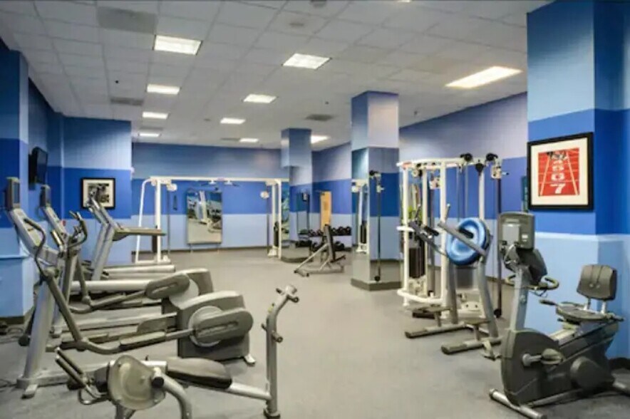 More Photos Of 8500 Annapolis Rd, New Carrollton Hotel For Sale