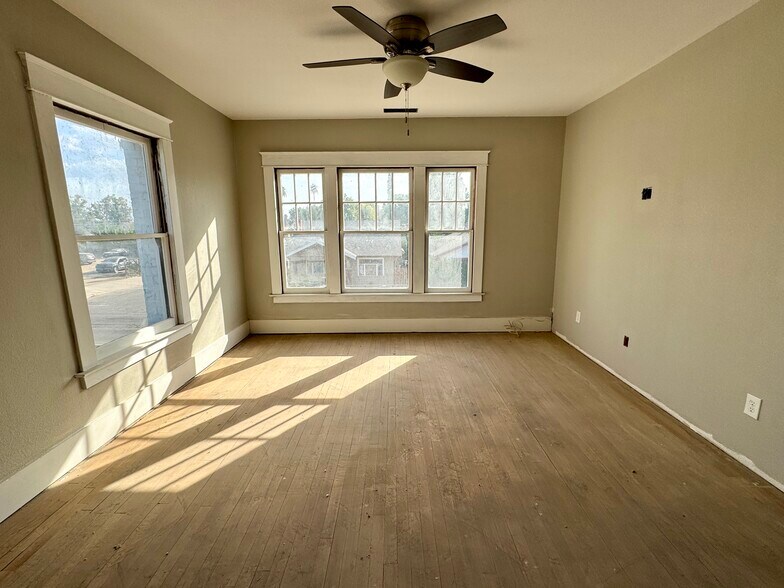 More Photos Of 373 N Fresno St, Fresno Storefront Retail Residential For Sale