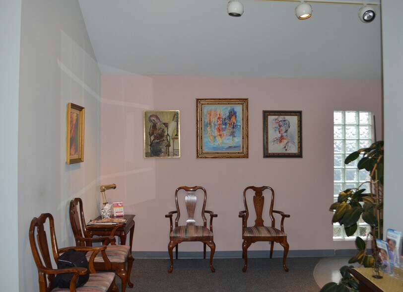 More Photos Of 2106 Charlotte Ave, Nashville Medical For Sale