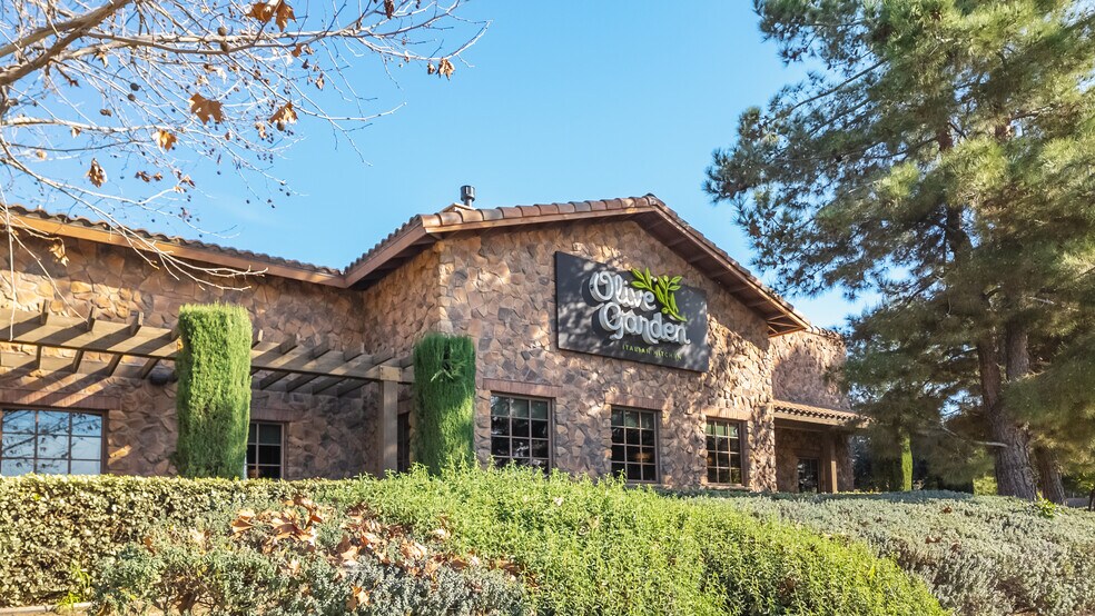 More Photos Of 582 N Lone Hill Ave, San Dimas Restaurant For Sale