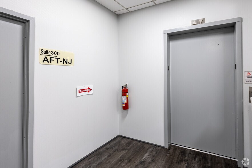 More Photos Of 720 King Georges Post Rd, Fords Office For Lease