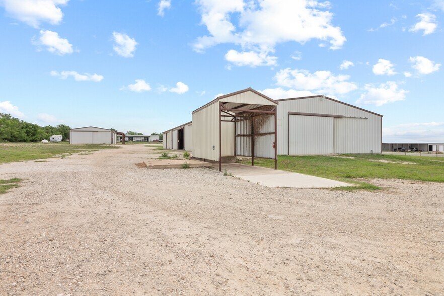 More Photos Of 2684 W US Highway 290, Fredericksburg Warehouse For Sale