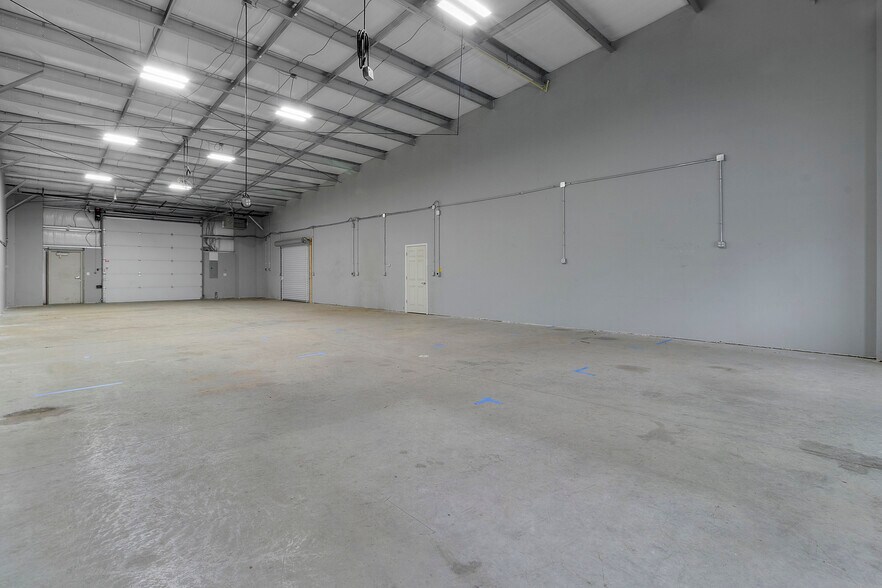 More Photos Of 1551 Amy Ln, Franklin Distribution For Lease