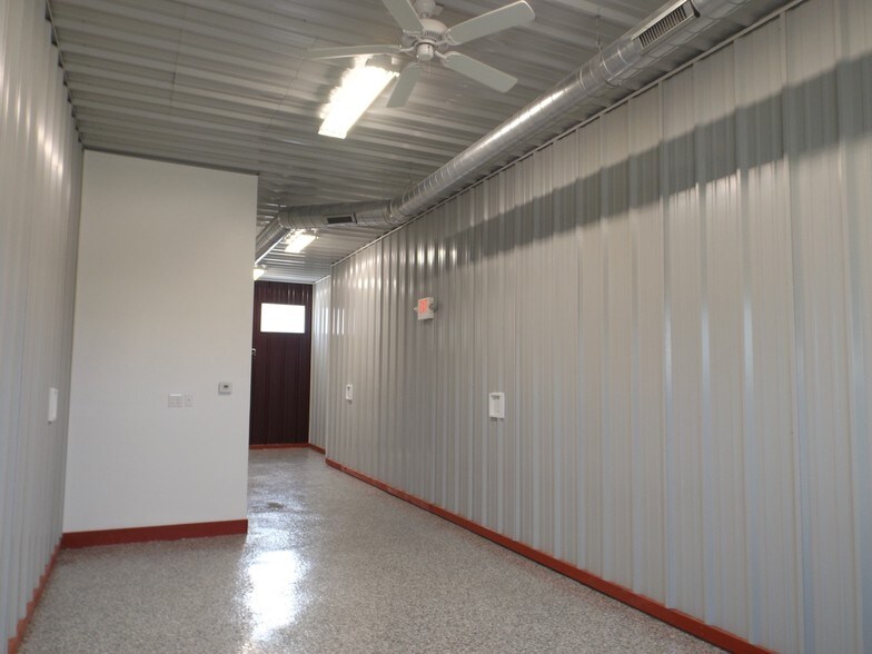 More Photos Of 4808-4820 Delemere Ave, Royal Oak Light Manufacturing For Lease