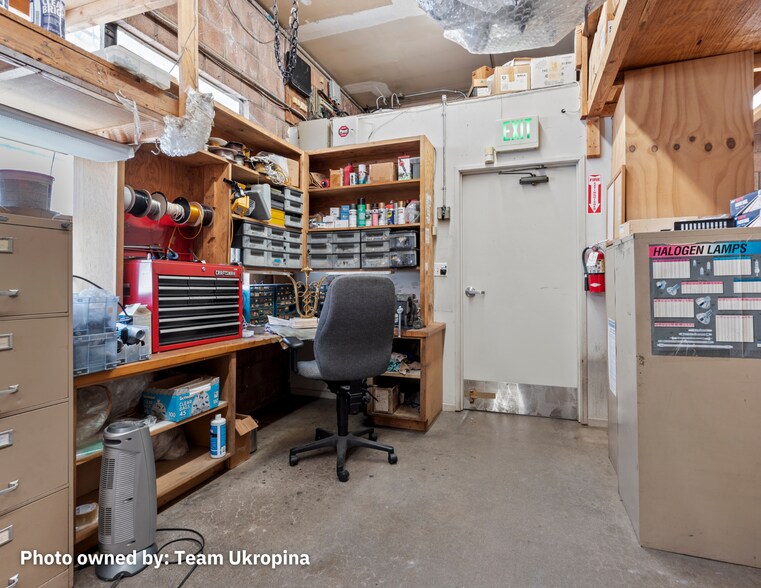 More Photos Of 731 E Walnut St, Pasadena Storefront Retail Office For Sale