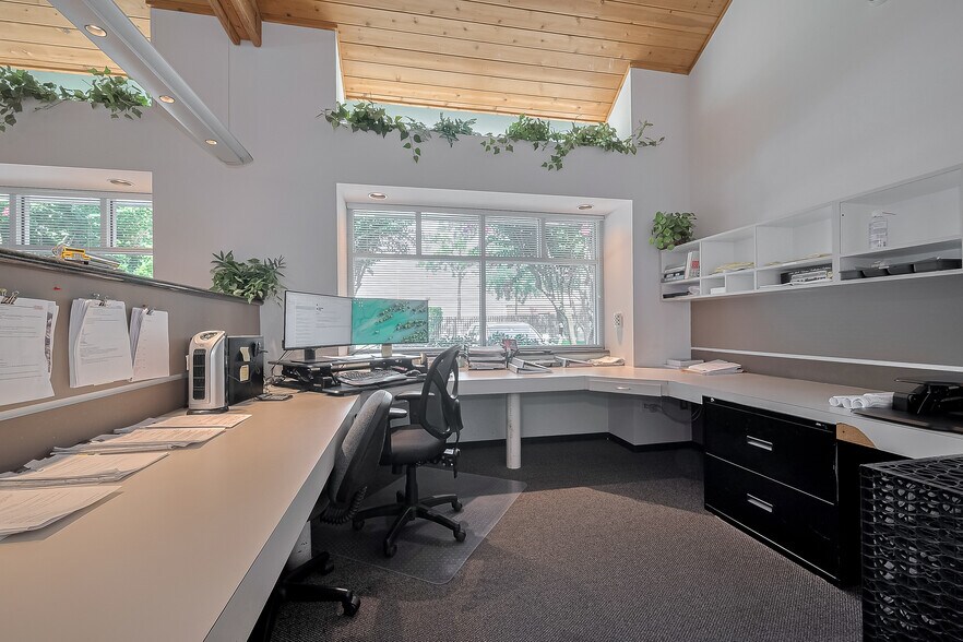More Photos Of 19855 Greenwind Chase Dr, Houston Office For Sale