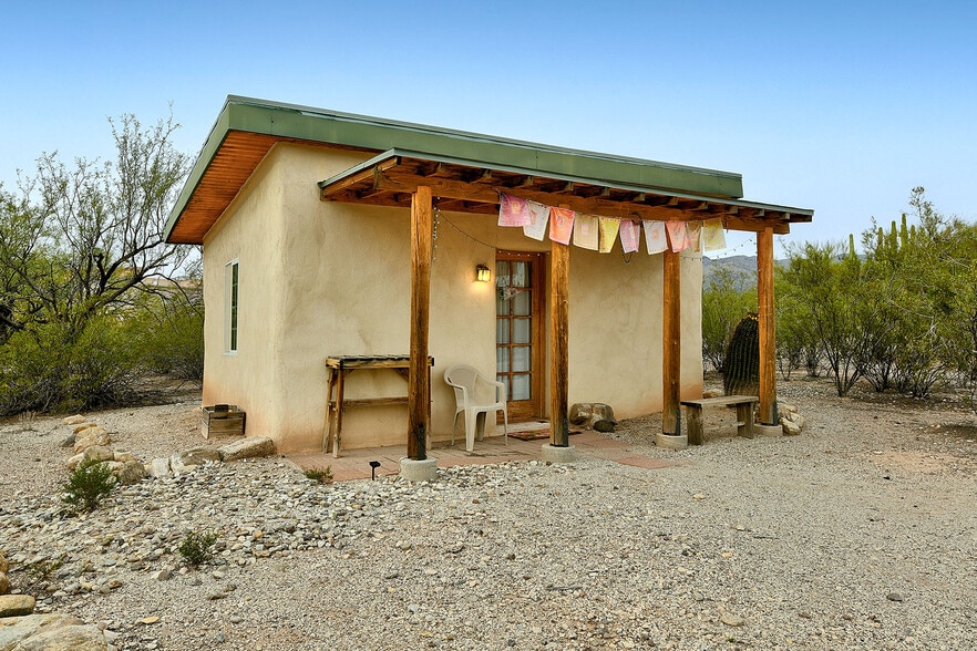 More Photos Of 2751 N Soldier Trl, Tucson Specialty For Sale
