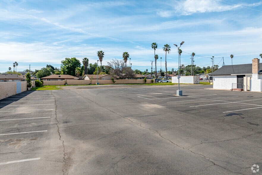 More Photos Of 10390 Arlington Ave, Riverside Land For Lease