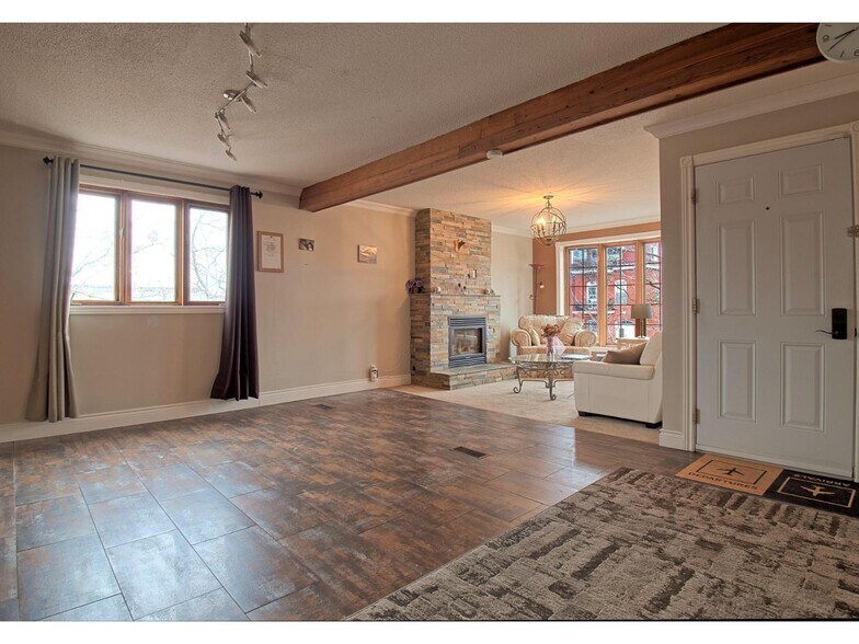 More Photos Of 40 Rue Principale, Gatineau Office For Sale