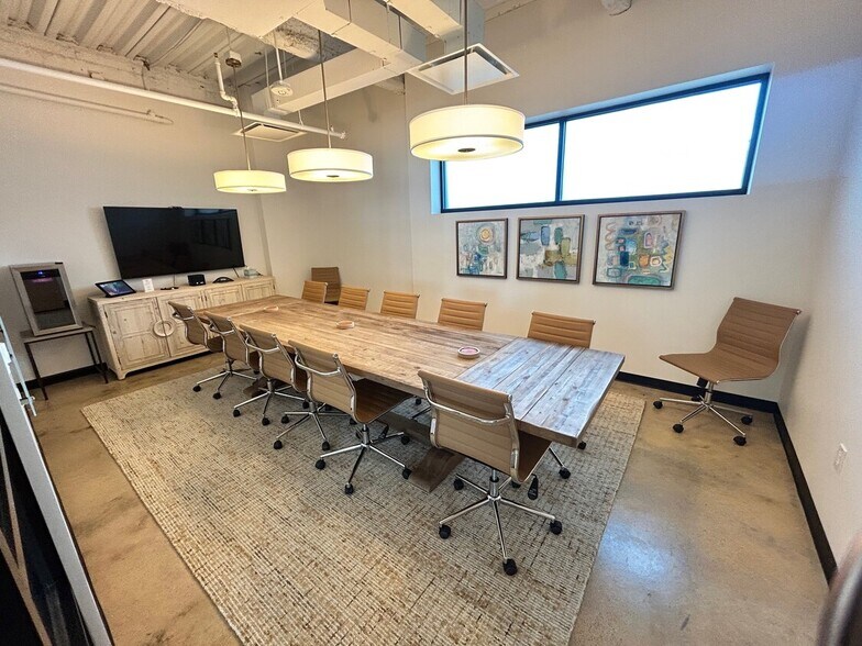 More Photos Of 4621 Ross Ave, Dallas Office For Lease