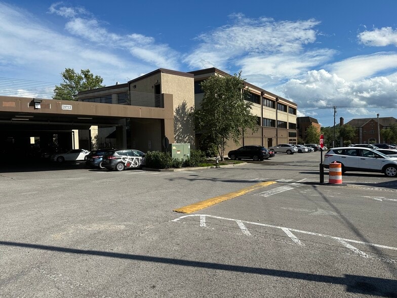 More Photos Of 2002 Richard Jones Rd, Nashville Medical For Lease