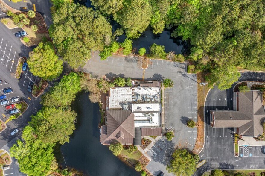 More Photos Of 1028 Johnnie Dodds Blvd, Mount Pleasant Restaurant For Lease