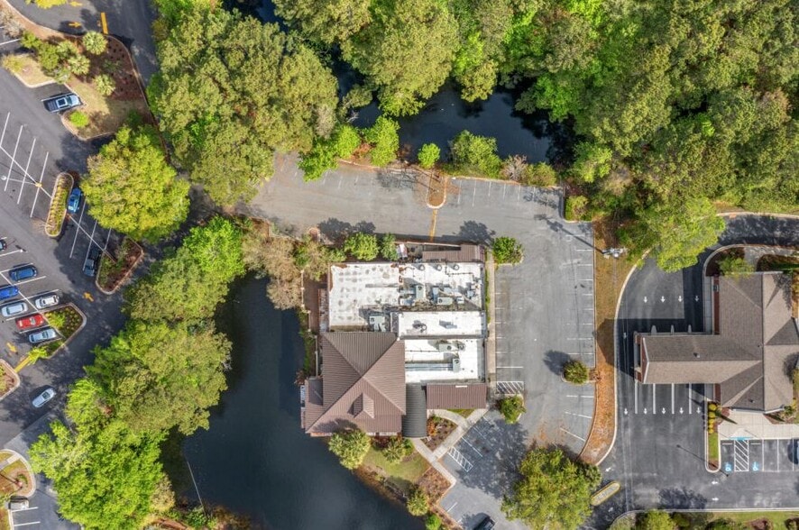 More Photos Of 1028 Johnnie Dodds Blvd, Mount Pleasant Restaurant For Sale