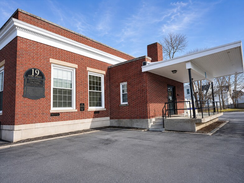 More Photos Of 19-23 Park St, Stoughton Office For Lease