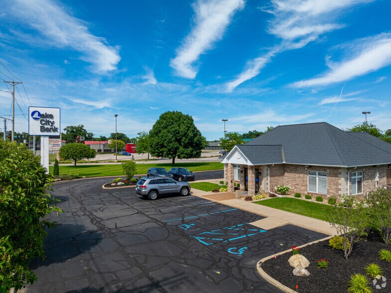 More Photos Of 1200-1252 N Nappanee St, Elkhart General Retail For Sale