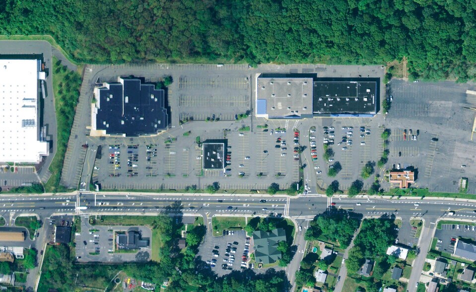 More Photos Of 565-605 Portion Rd, Lake Ronkonkoma Unknown For Lease